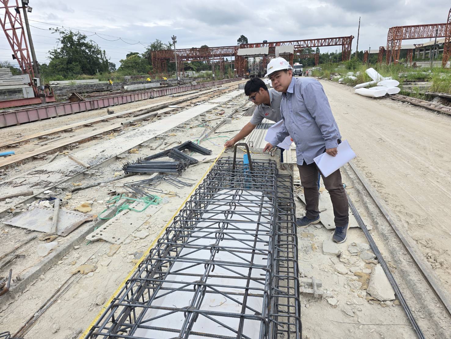 ตรวจสอบงานผลิต  Box Girder โรงงาน เคซี