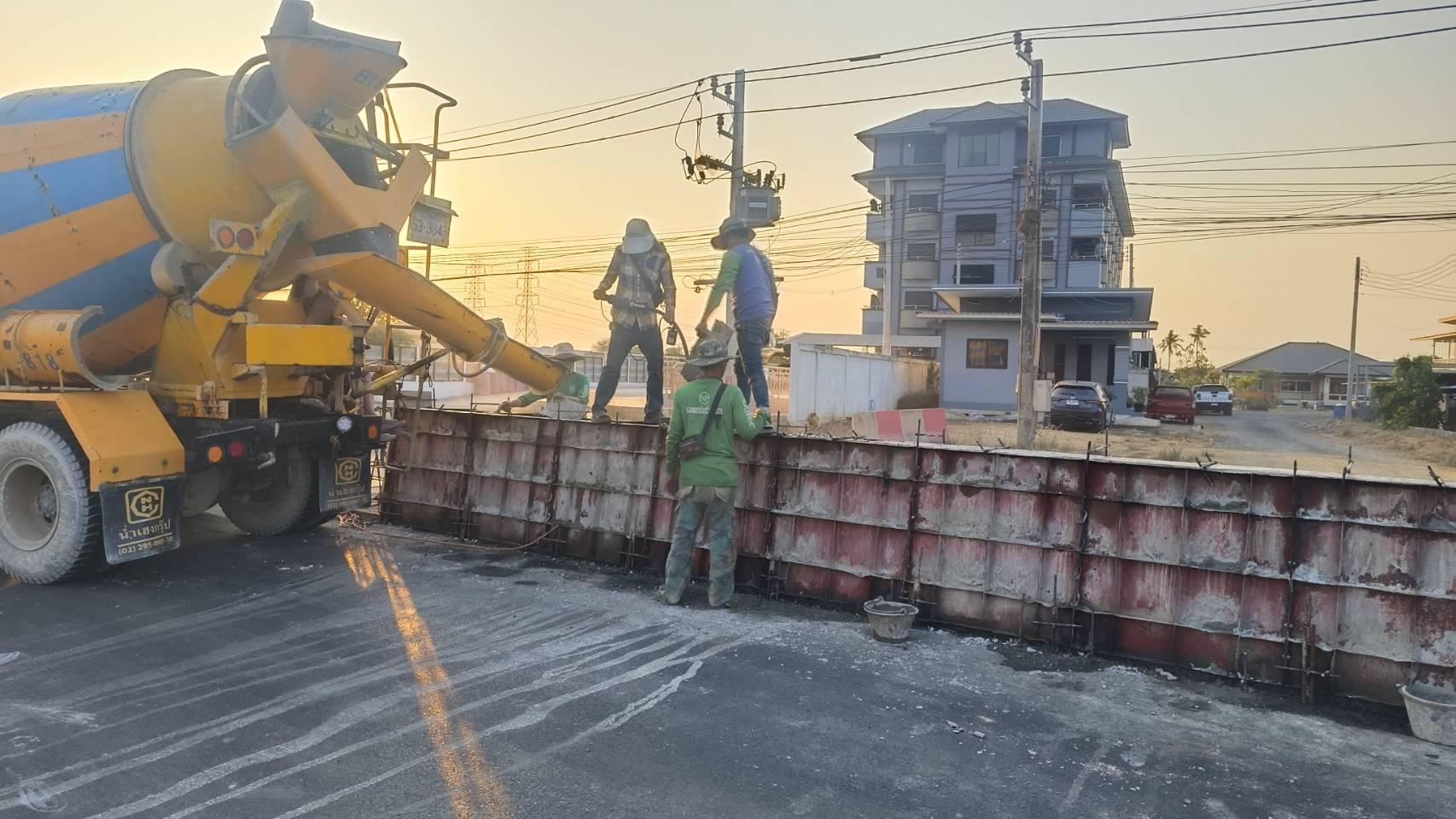 งานเทคอนกรีต Barrier