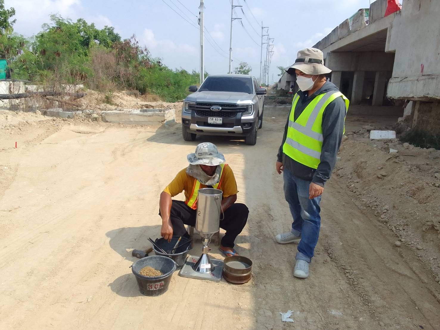 ทดสอบ Field Density Test งานรองพื้นทางใต้สะพาน