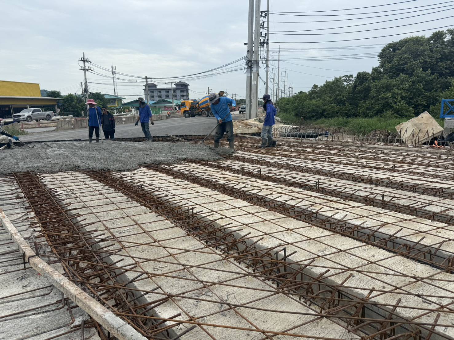 งานเทคอนกรีต Topping สะพานคลองขวางล่าง